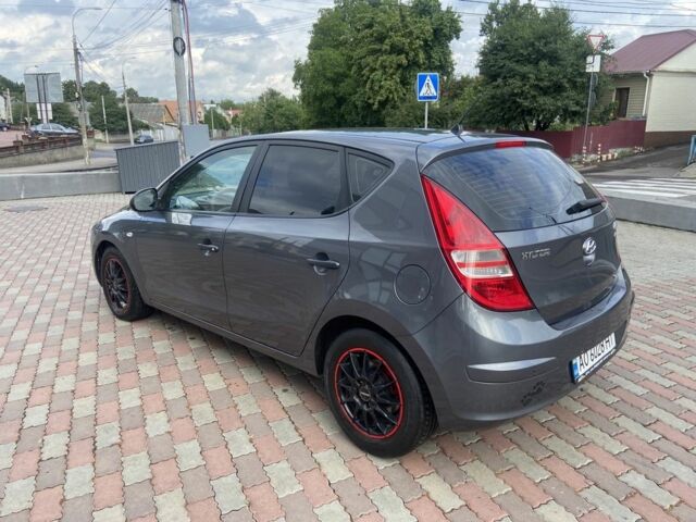 Сірий Хендай i30, об'ємом двигуна 1.6 л та пробігом 270 тис. км за 4999 $, фото 3 на Automoto.ua