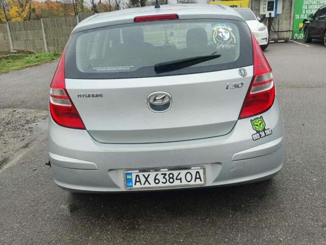 Серый Хендай i30, объемом двигателя 1.4 л и пробегом 200 тыс. км за 5300 $, фото 5 на Automoto.ua