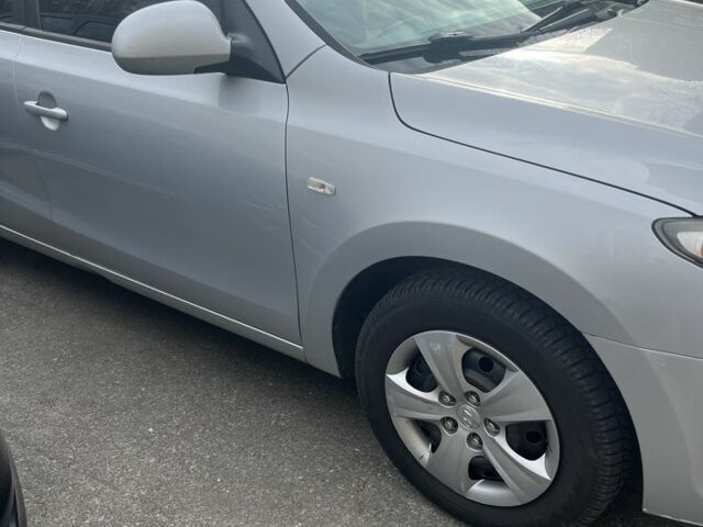 Сірий Хендай i30, об'ємом двигуна 1.4 л та пробігом 250 тис. км за 5500 $, фото 1 на Automoto.ua