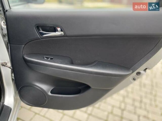 Серый Хендай i30, объемом двигателя 1.59 л и пробегом 182 тыс. км за 6999 $, фото 17 на Automoto.ua