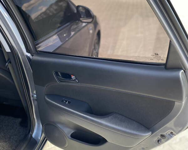 Сірий Хендай i30, об'ємом двигуна 1.4 л та пробігом 195 тис. км за 6700 $, фото 6 на Automoto.ua