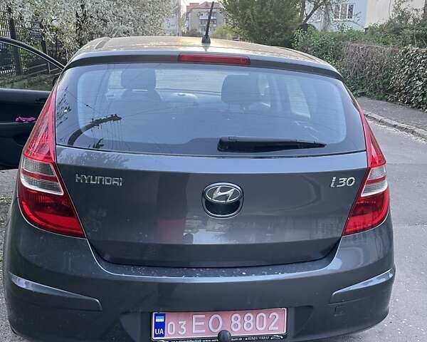 Серый Хендай i30, объемом двигателя 1.4 л и пробегом 212 тыс. км за 4900 $, фото 9 на Automoto.ua