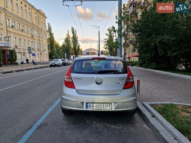 Серый Хендай i30, объемом двигателя 1.59 л и пробегом 180 тыс. км за 7500 $, фото 8 на Automoto.ua