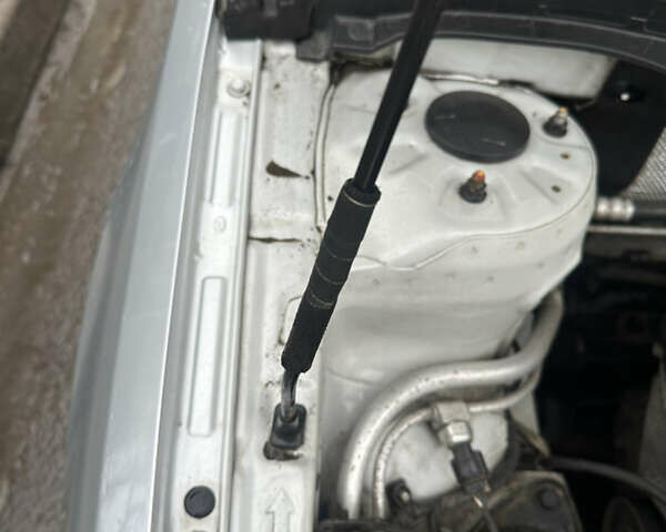 Сірий Хендай i30, об'ємом двигуна 1.4 л та пробігом 198 тис. км за 5700 $, фото 15 на Automoto.ua