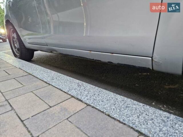 Серый Хендай i30, объемом двигателя 1.59 л и пробегом 180 тыс. км за 7500 $, фото 20 на Automoto.ua