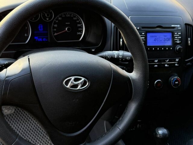 Серый Хендай i30, объемом двигателя 1.4 л и пробегом 172 тыс. км за 6300 $, фото 23 на Automoto.ua