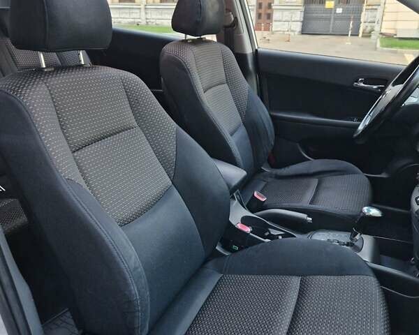 Серый Хендай i30, объемом двигателя 1.59 л и пробегом 180 тыс. км за 7500 $, фото 6 на Automoto.ua