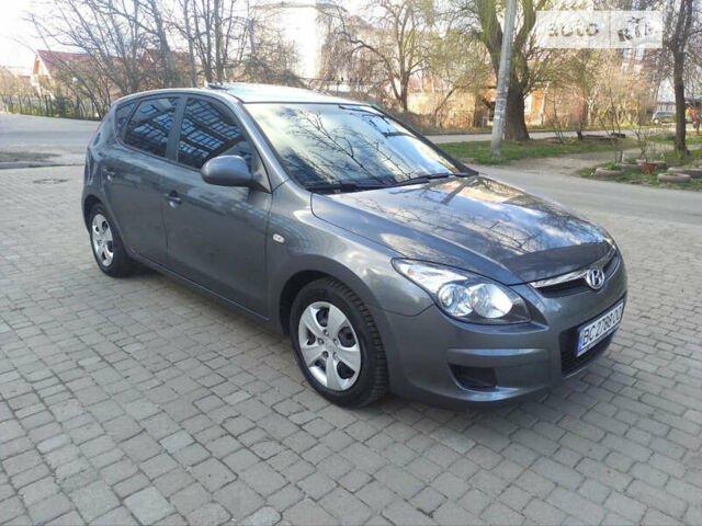 Сірий Хендай i30, об'ємом двигуна 1.4 л та пробігом 198 тис. км за 5500 $, фото 8 на Automoto.ua