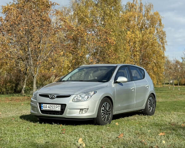 Хендай i30 2009 в Киеве на Automoto.ua Серый Хендай i30, объемом двигателя 1.59 л и пробегом 181 тыс. км за 6500 $, фото 14 на Automoto.ua