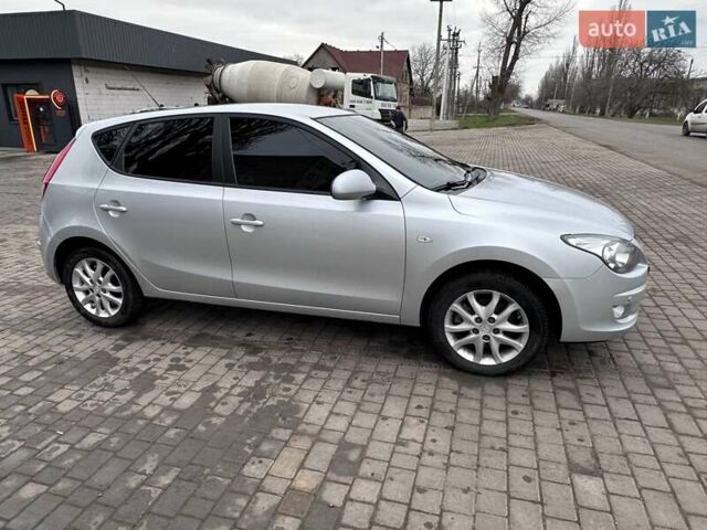 Сірий Хендай i30, об'ємом двигуна 1.99 л та пробігом 263 тис. км за 6300 $, фото 8 на Automoto.ua