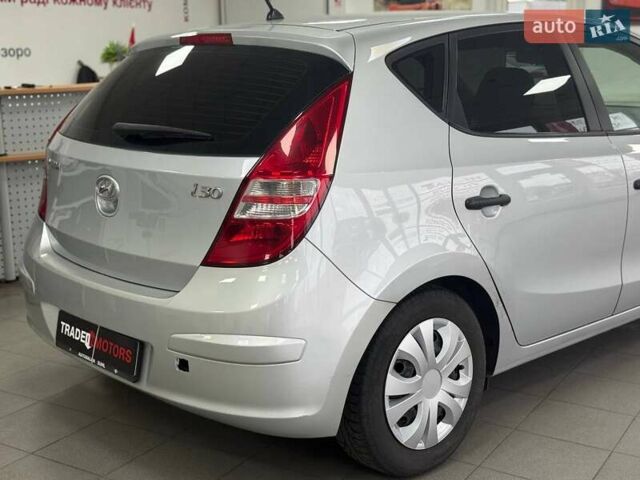 Серый Хендай i30, объемом двигателя 1.4 л и пробегом 202 тыс. км за 5990 $, фото 8 на Automoto.ua