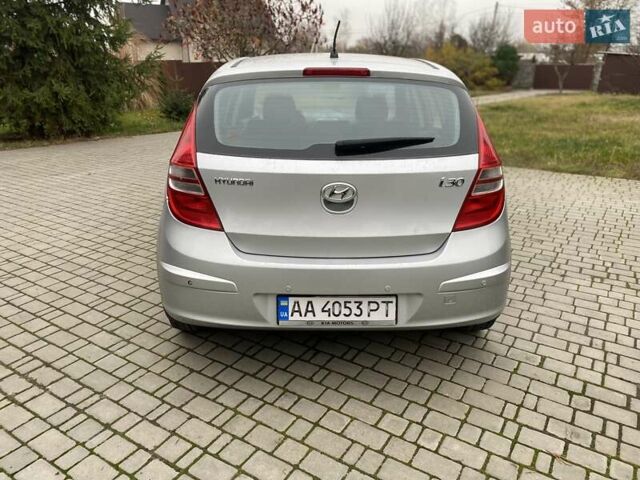 Серый Хендай i30, объемом двигателя 1.59 л и пробегом 182 тыс. км за 6999 $, фото 4 на Automoto.ua