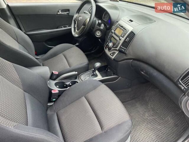 Серый Хендай i30, объемом двигателя 1.59 л и пробегом 182 тыс. км за 6999 $, фото 14 на Automoto.ua