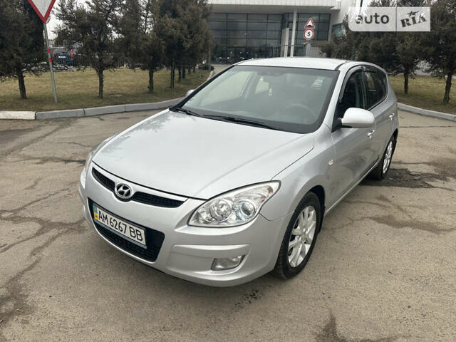 Сірий Хендай i30, об'ємом двигуна 2 л та пробігом 149 тис. км за 6900 $, фото 1 на Automoto.ua