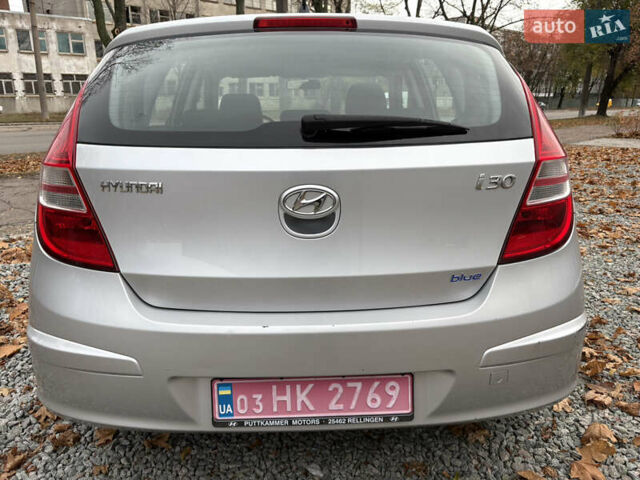 Серый Хендай i30, объемом двигателя 1.4 л и пробегом 218 тыс. км за 5950 $, фото 1 на Automoto.ua