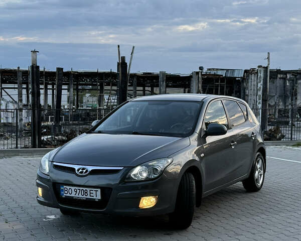 Хендай i30 2009 в Тернополе на Automoto.ua Серый Хендай i30, объемом двигателя 1.59 л и пробегом 240 тыс. км за 7000 $, фото 2 на Automoto.ua