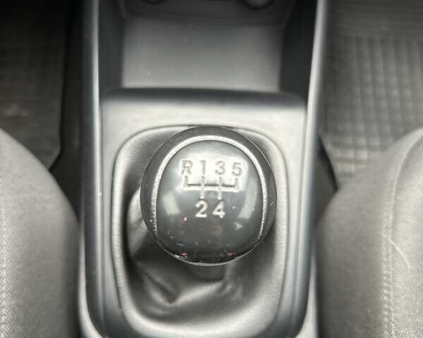 Серый Хендай i30, объемом двигателя 1.4 л и пробегом 201 тыс. км за 6800 $, фото 23 на Automoto.ua