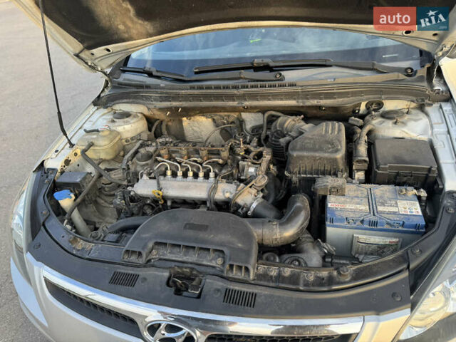 Сірий Хендай i30, об'ємом двигуна 1.6 л та пробігом 268 тис. км за 6000 $, фото 11 на Automoto.ua