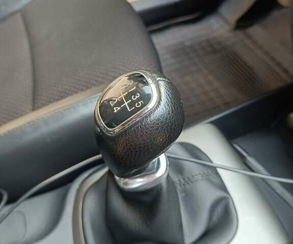 Серый Хендай i30, объемом двигателя 1.4 л и пробегом 178 тыс. км за 7400 $, фото 44 на Automoto.ua