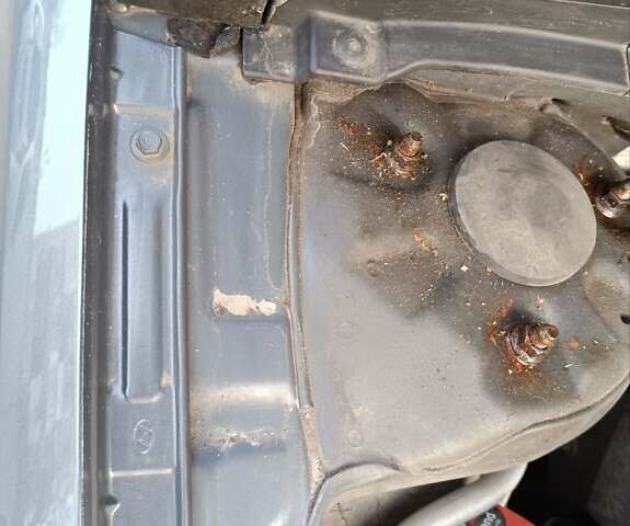 Серый Хендай i30, объемом двигателя 1.4 л и пробегом 178 тыс. км за 7400 $, фото 16 на Automoto.ua