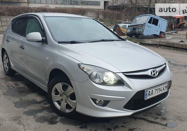 Сірий Хендай i30, об'ємом двигуна 1.59 л та пробігом 203 тис. км за 7300 $, фото 34 на Automoto.ua