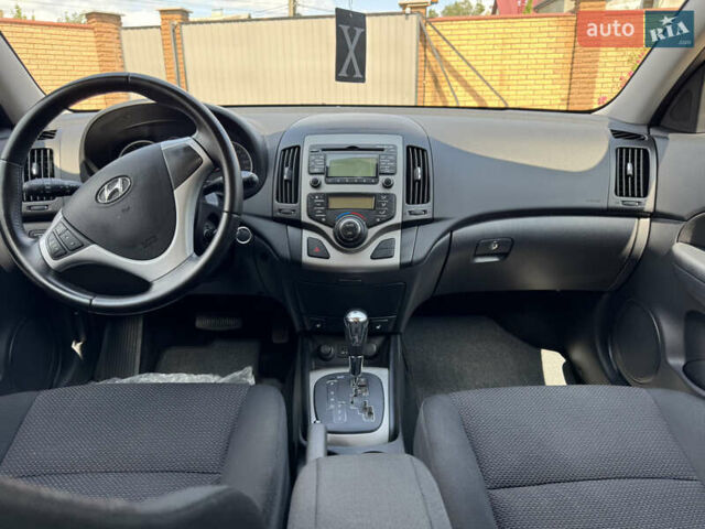 Серый Хендай i30, объемом двигателя 1.6 л и пробегом 172 тыс. км за 9300 $, фото 24 на Automoto.ua