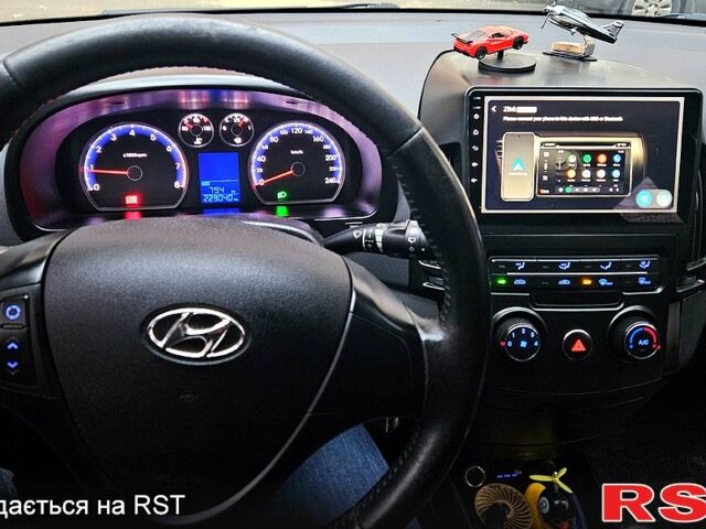 Серый Хендай i30, объемом двигателя 1.6 л и пробегом 230 тыс. км за 7800 $, фото 11 на Automoto.ua