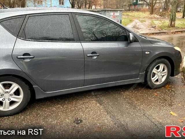 Серый Хендай i30, объемом двигателя 16 л и пробегом 168 тыс. км за 7000 $, фото 1 на Automoto.ua