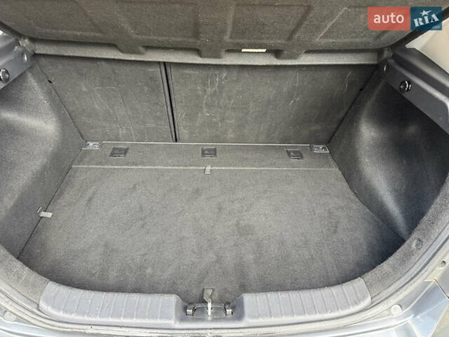 Серый Хендай i30, объемом двигателя 1.6 л и пробегом 172 тыс. км за 9300 $, фото 8 на Automoto.ua