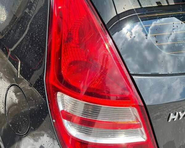 Серый Хендай i30, объемом двигателя 1.4 л и пробегом 228 тыс. км за 6500 $, фото 17 на Automoto.ua