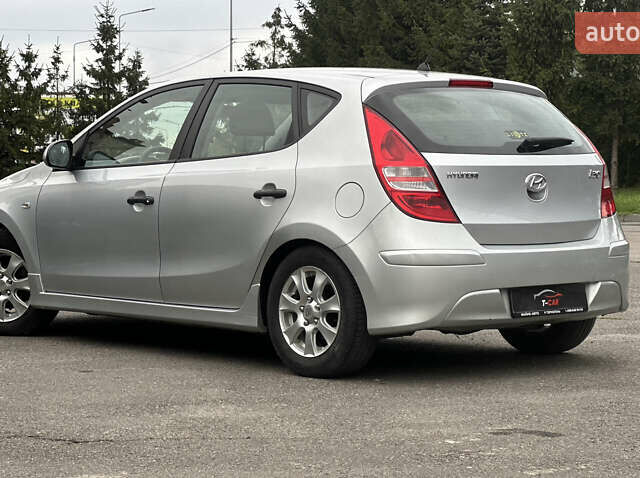 Серый Хендай i30, объемом двигателя 1.4 л и пробегом 126 тыс. км за 7400 $, фото 15 на Automoto.ua