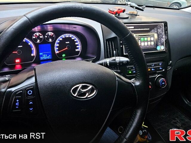 Серый Хендай i30, объемом двигателя 1.6 л и пробегом 230 тыс. км за 7800 $, фото 10 на Automoto.ua