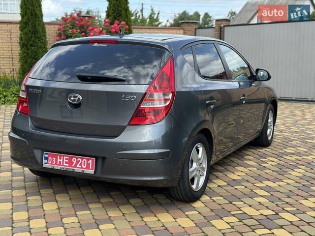 Серый Хендай i30, объемом двигателя 1.6 л и пробегом 172 тыс. км за 9300 $, фото 3 на Automoto.ua
