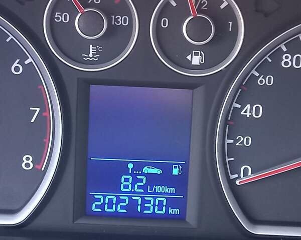 Сірий Хендай i30, об'ємом двигуна 1.4 л та пробігом 203 тис. км за 5800 $, фото 9 на Automoto.ua