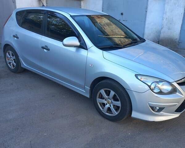 Сірий Хендай i30, об'ємом двигуна 1.4 л та пробігом 203 тис. км за 5800 $, фото 8 на Automoto.ua