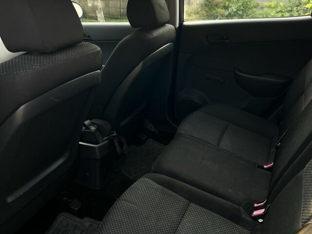 Серый Хендай i30, объемом двигателя 1.6 л и пробегом 162 тыс. км за 7200 $, фото 15 на Automoto.ua