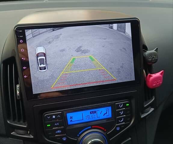 Серый Хендай i30, объемом двигателя 1.4 л и пробегом 178 тыс. км за 7400 $, фото 6 на Automoto.ua