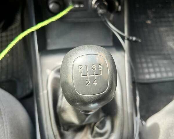 Серый Хендай i30, объемом двигателя 1.4 л и пробегом 228 тыс. км за 6500 $, фото 13 на Automoto.ua