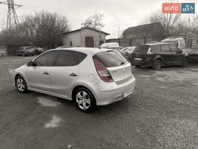 Серый Хендай i30, объемом двигателя 1.58 л и пробегом 290 тыс. км за 6600 $, фото 6 на Automoto.ua