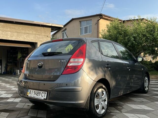 Серый Хендай i30, объемом двигателя 1.6 л и пробегом 162 тыс. км за 7500 $, фото 4 на Automoto.ua
