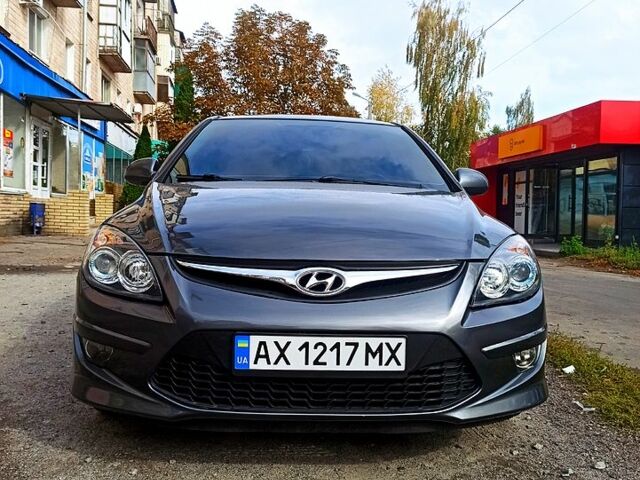 Серый Хендай i30, объемом двигателя 1.4 л и пробегом 175 тыс. км за 6600 $, фото 4 на Automoto.ua
