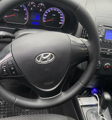 Серый Хендай i30, объемом двигателя 1.59 л и пробегом 160 тыс. км за 7300 $, фото 2 на Automoto.ua