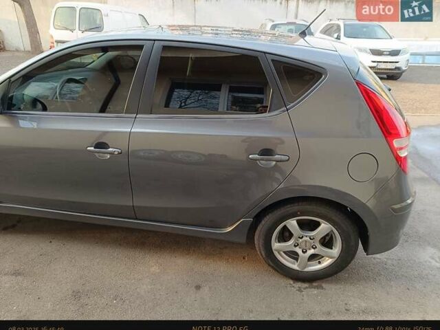 Серый Хендай i30, объемом двигателя 1.4 л и пробегом 178 тыс. км за 7400 $, фото 62 на Automoto.ua
