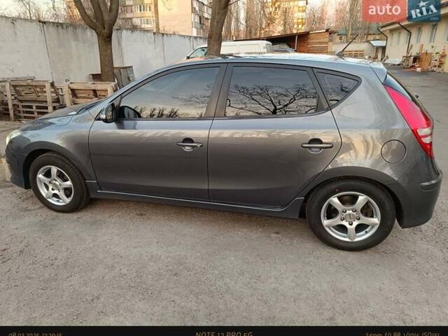 Серый Хендай i30, объемом двигателя 1.4 л и пробегом 178 тыс. км за 7400 $, фото 2 на Automoto.ua