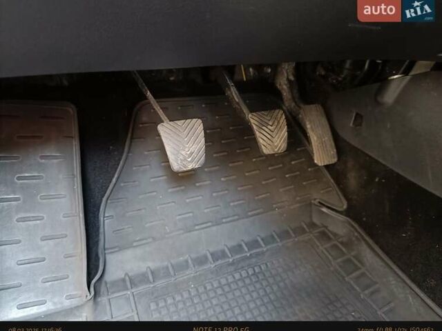 Серый Хендай i30, объемом двигателя 1.4 л и пробегом 178 тыс. км за 7400 $, фото 20 на Automoto.ua