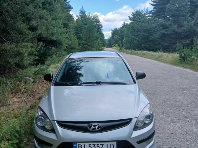 Серый Хендай i30, объемом двигателя 1.6 л и пробегом 260 тыс. км за 5700 $, фото 3 на Automoto.ua