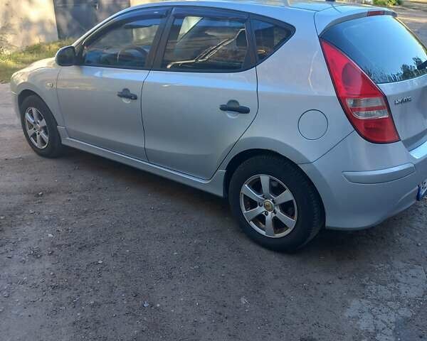 Сірий Хендай i30, об'ємом двигуна 1.4 л та пробігом 203 тис. км за 5800 $, фото 10 на Automoto.ua