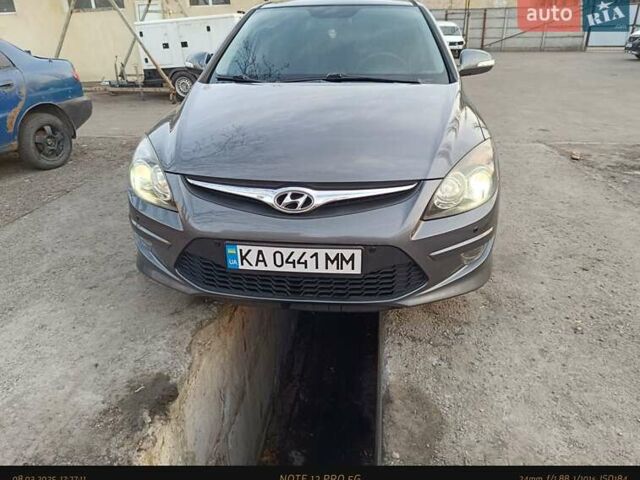Серый Хендай i30, объемом двигателя 1.4 л и пробегом 178 тыс. км за 7400 $, фото 4 на Automoto.ua