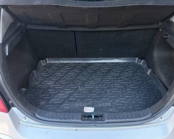 Сірий Хендай i30, об'ємом двигуна 1.4 л та пробігом 203 тис. км за 5800 $, фото 4 на Automoto.ua