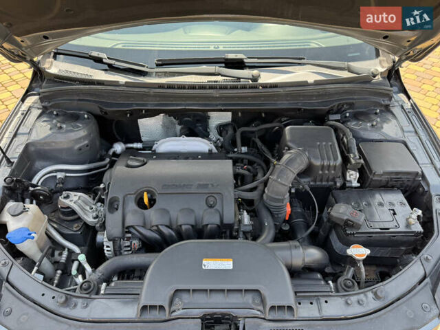 Серый Хендай i30, объемом двигателя 1.6 л и пробегом 172 тыс. км за 9300 $, фото 21 на Automoto.ua